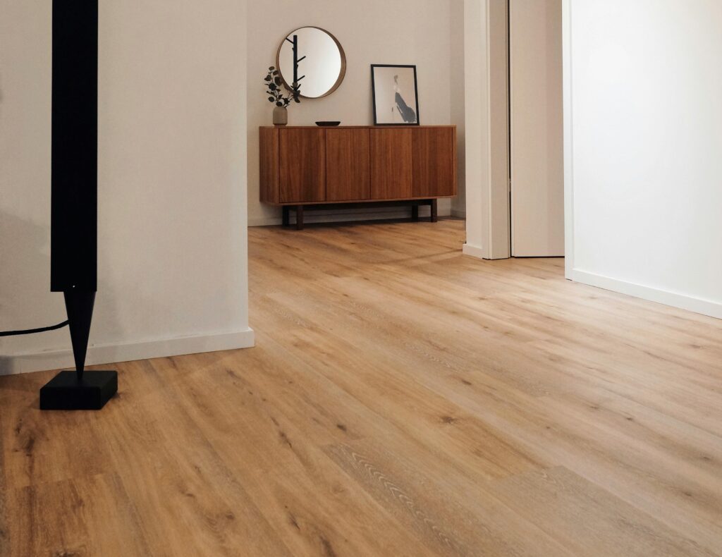 Duurzame vinyl en marmoleum vloeren collectie bij Vloerplus vloerspecialist in Alkmaar