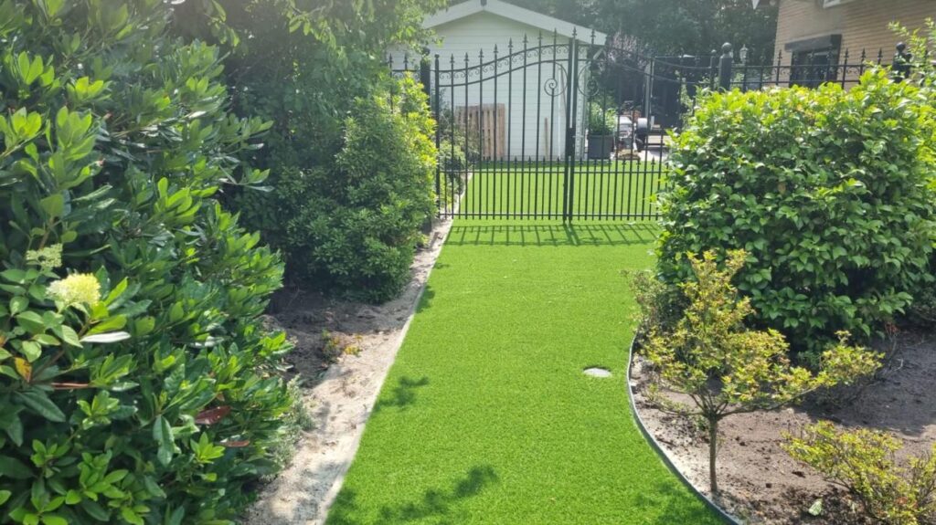 HTM Totaaltuinen hovenier uit Etten-Leur werkzaam in tuin met boombeheer